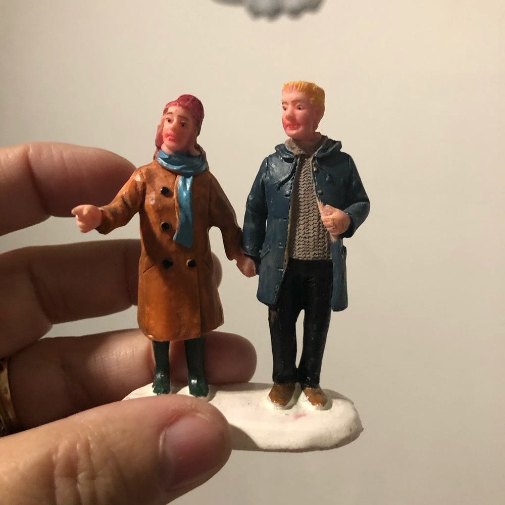 Lemax people shopping